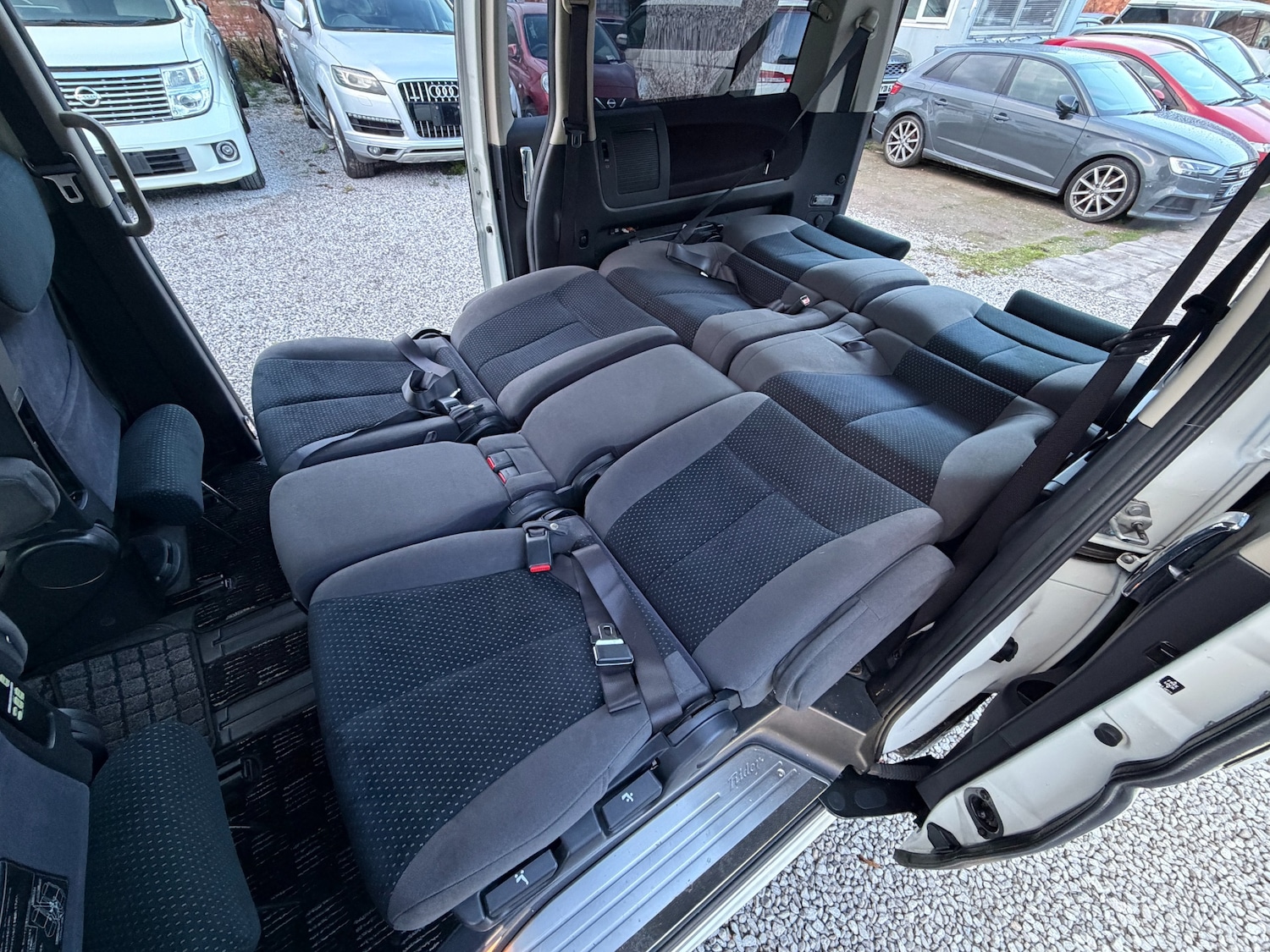 Used Nissan Elgrand 2007 for sale - 76547451: Photo 28