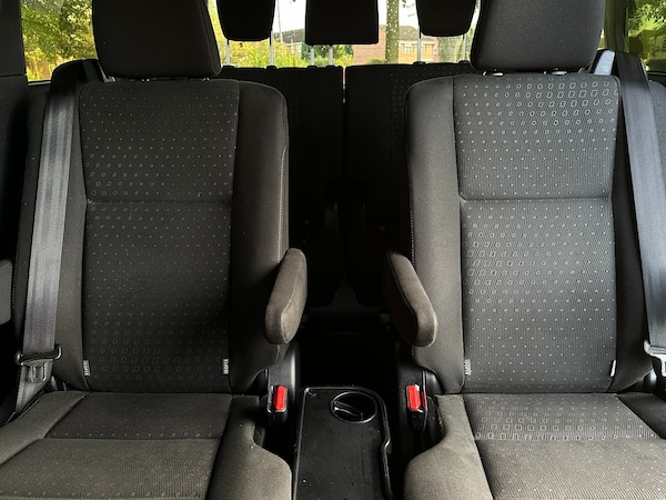 Used Toyota Voxy 2018 for sale - 76092275: Photo 11
