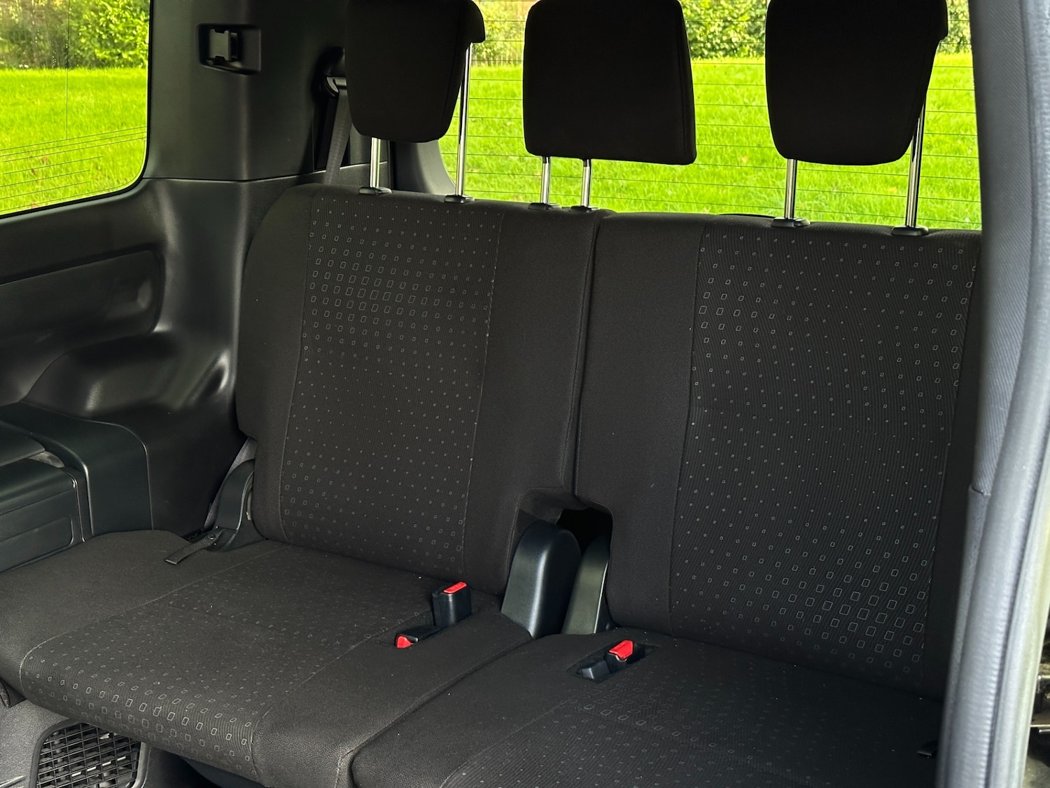 Used Toyota Voxy 2018 for sale - 76092275: Photo 13