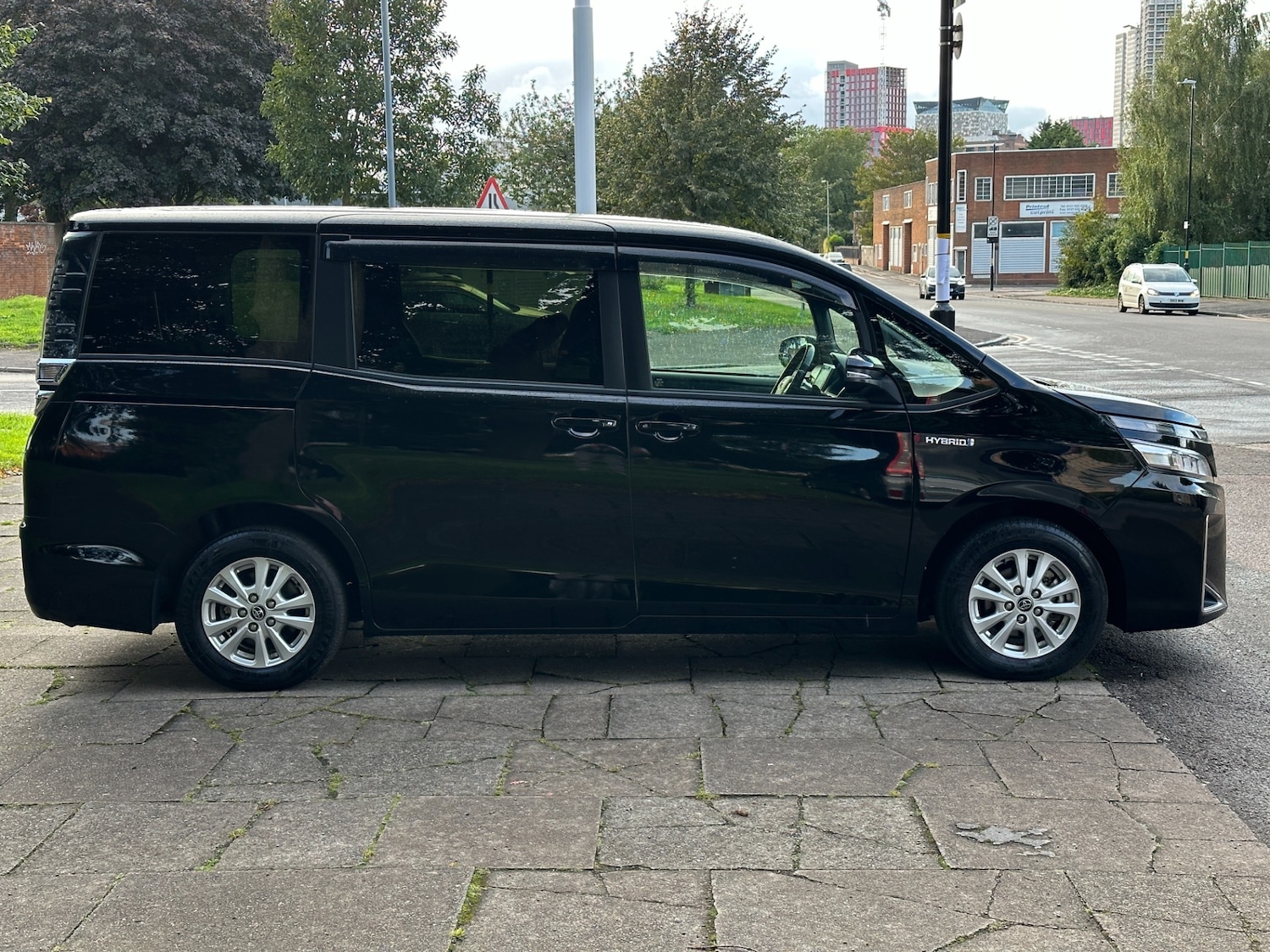 Used Toyota Voxy 2018 for sale - 76092275: Photo 18