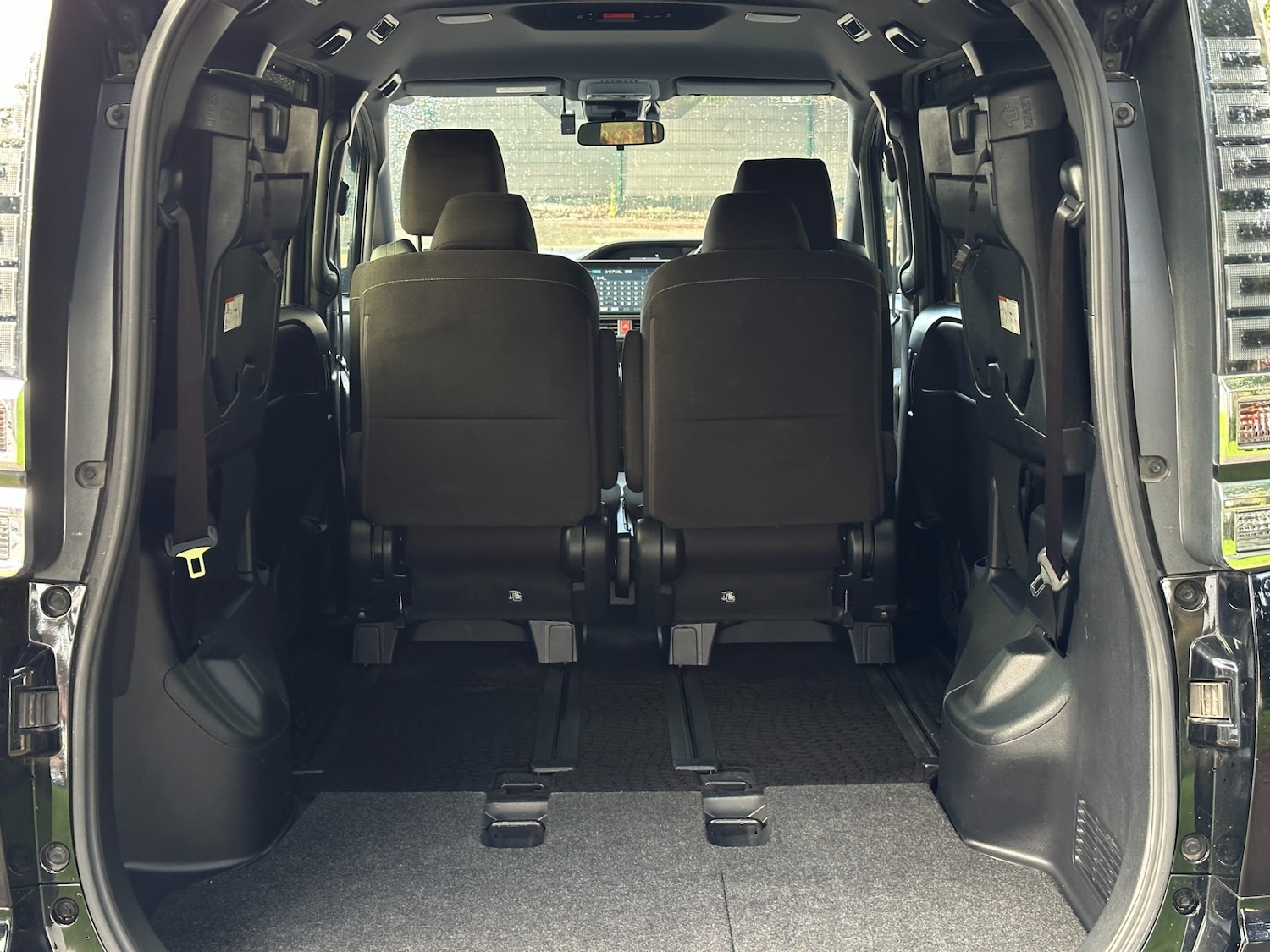 Used Toyota Voxy 2018 for sale - 76092275: Photo 20