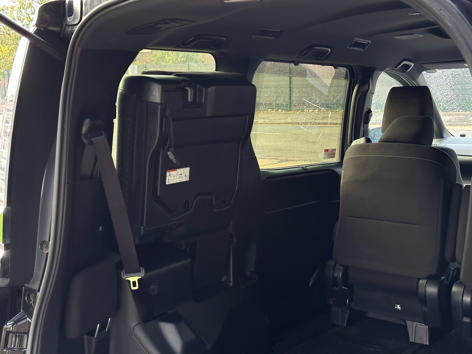 Used Toyota Voxy 2018 for sale - 76092275: Photo 21