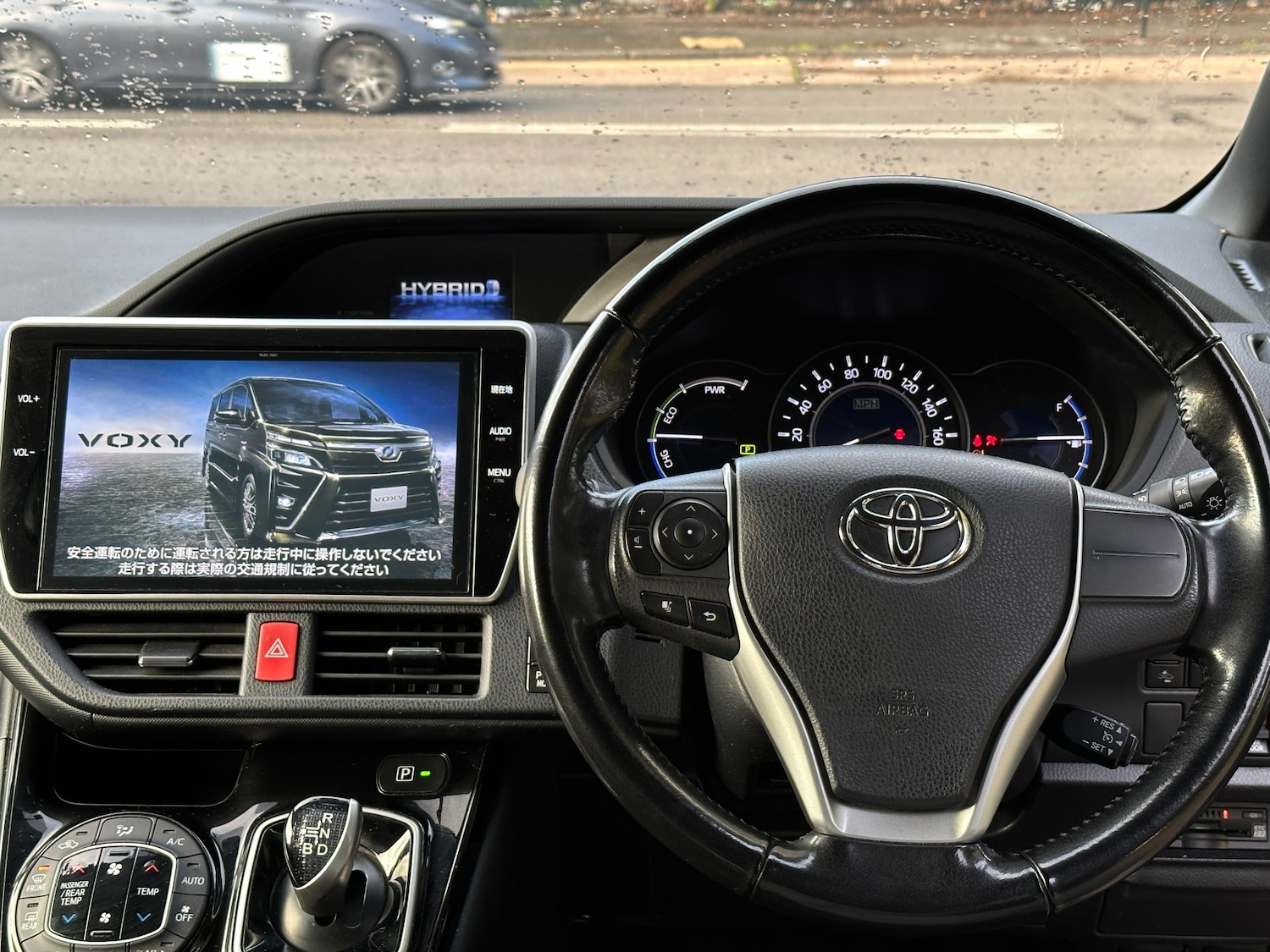 Used Toyota Voxy 2018 for sale - 76092275: Photo 24