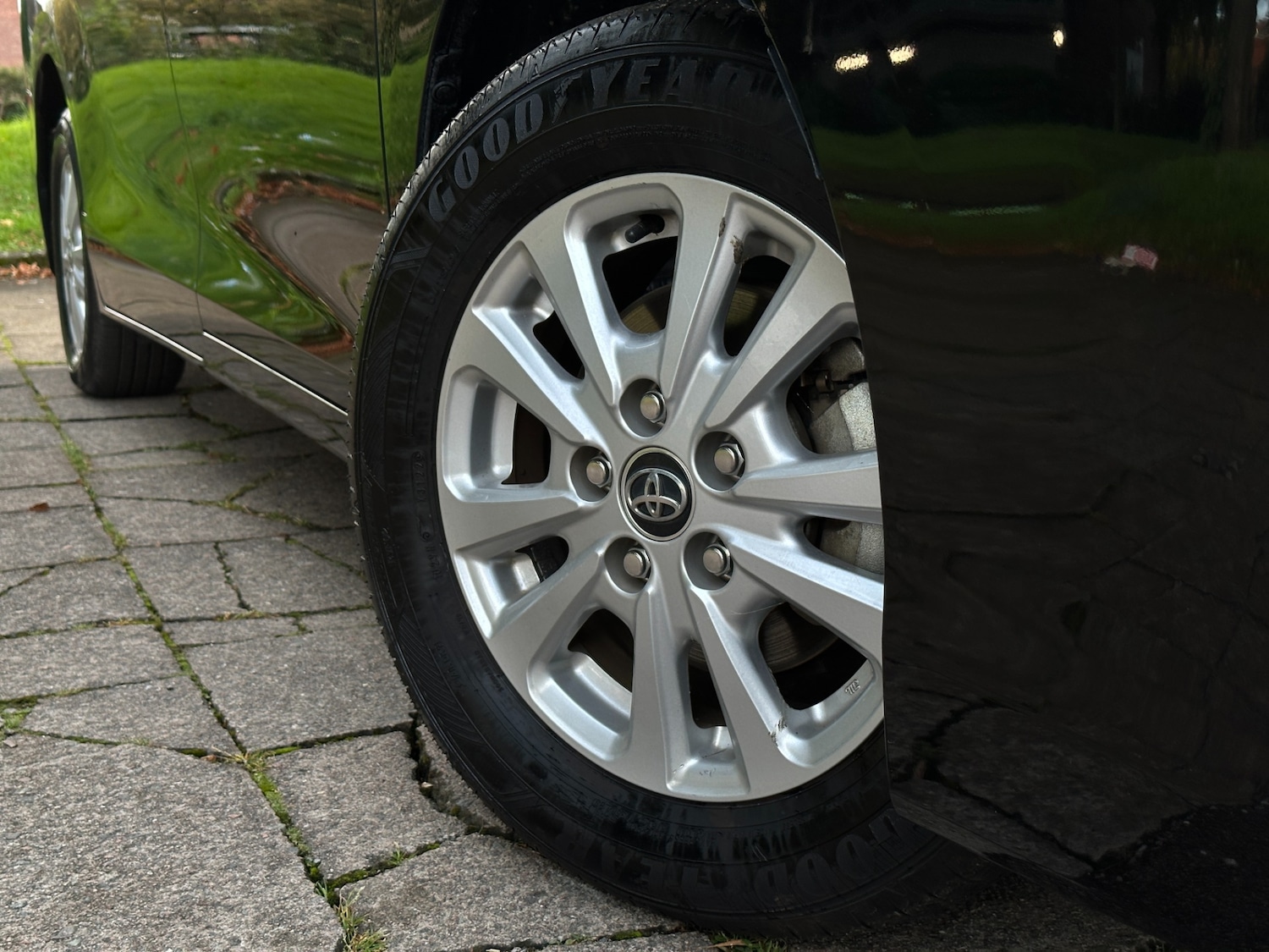 Used Toyota Voxy 2018 for sale - 76092275: Photo 35