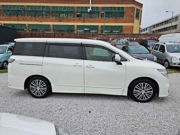 Used Nissan Elgrand 2016 for sale - 70960949: Photo 11