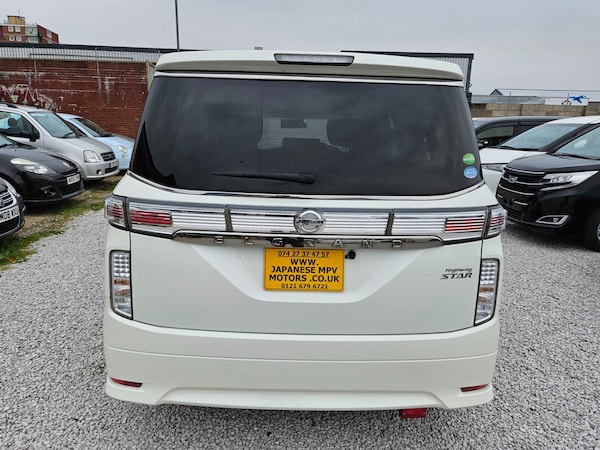 Used Nissan Elgrand 2016 for sale - 70960949: Photo 15