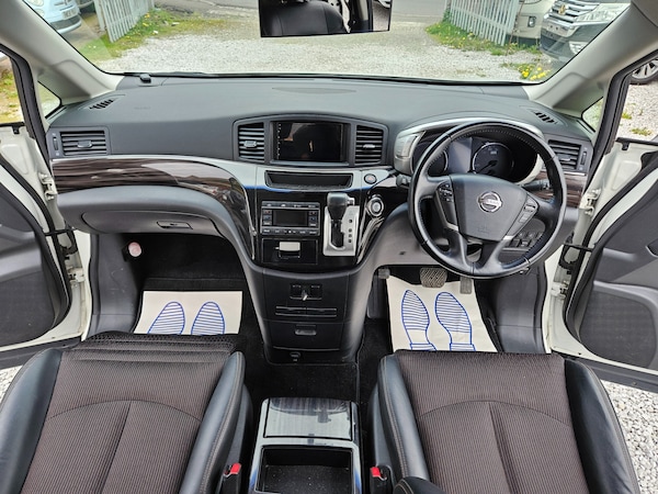 Used Nissan Elgrand 2016 for sale - 70960949: Photo 4