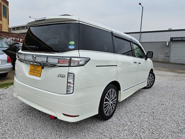Used Nissan Elgrand 2016 for sale - 70960949: Photo 5