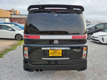 Used Nissan Elgrand 2006 for sale - 74890672: Photo