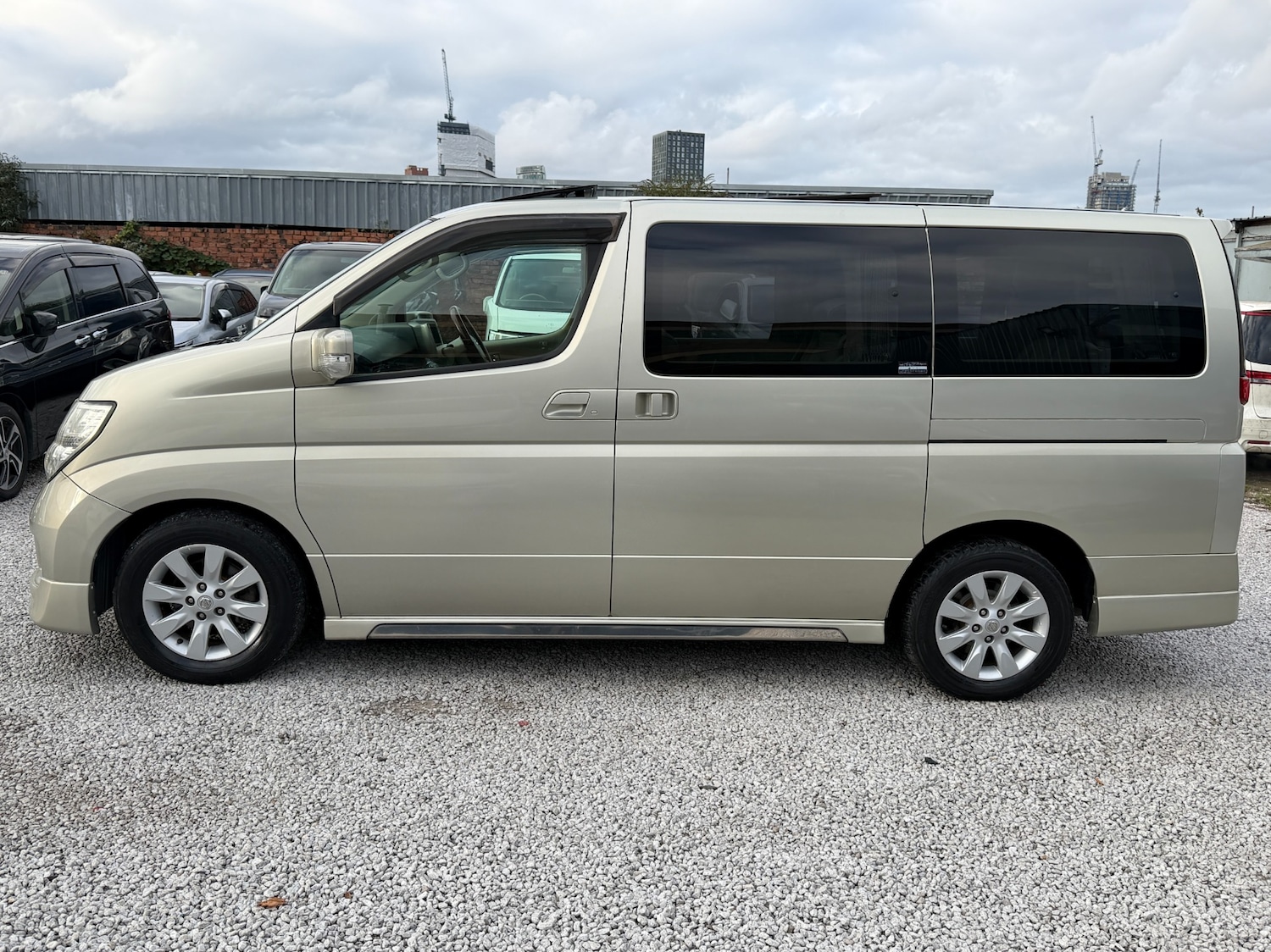Used Nissan Elgrand 2006 for sale - 76545501: Photo 10