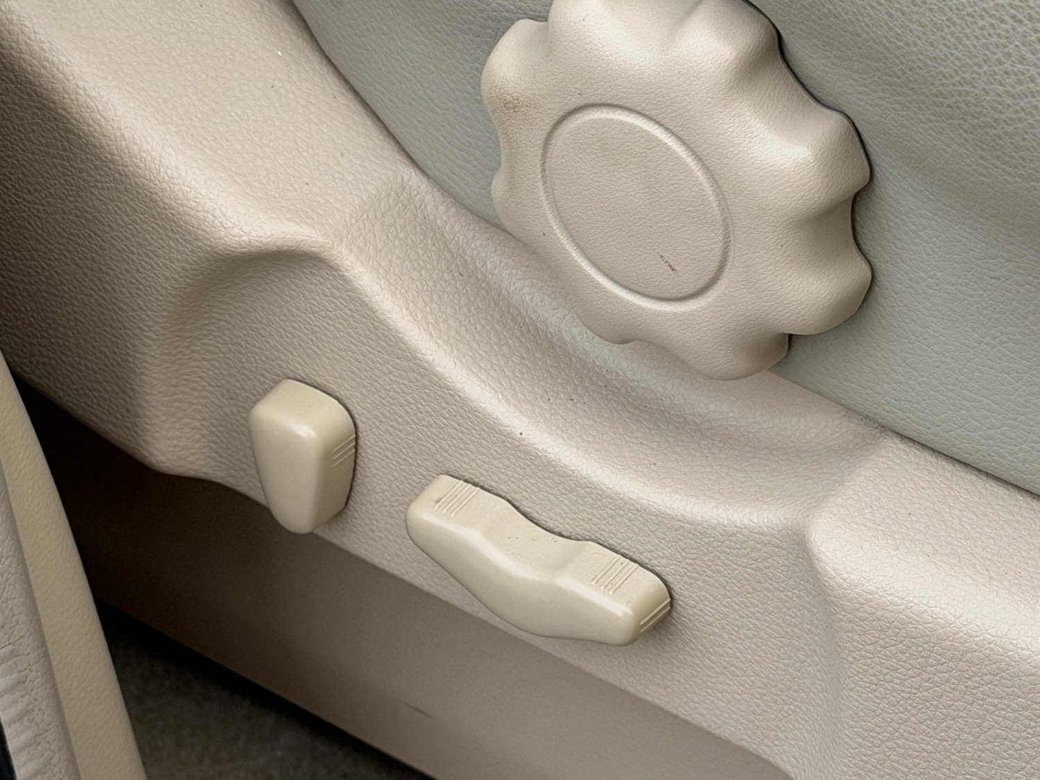 Used Nissan Elgrand 2006 for sale - 76545501: Photo 13