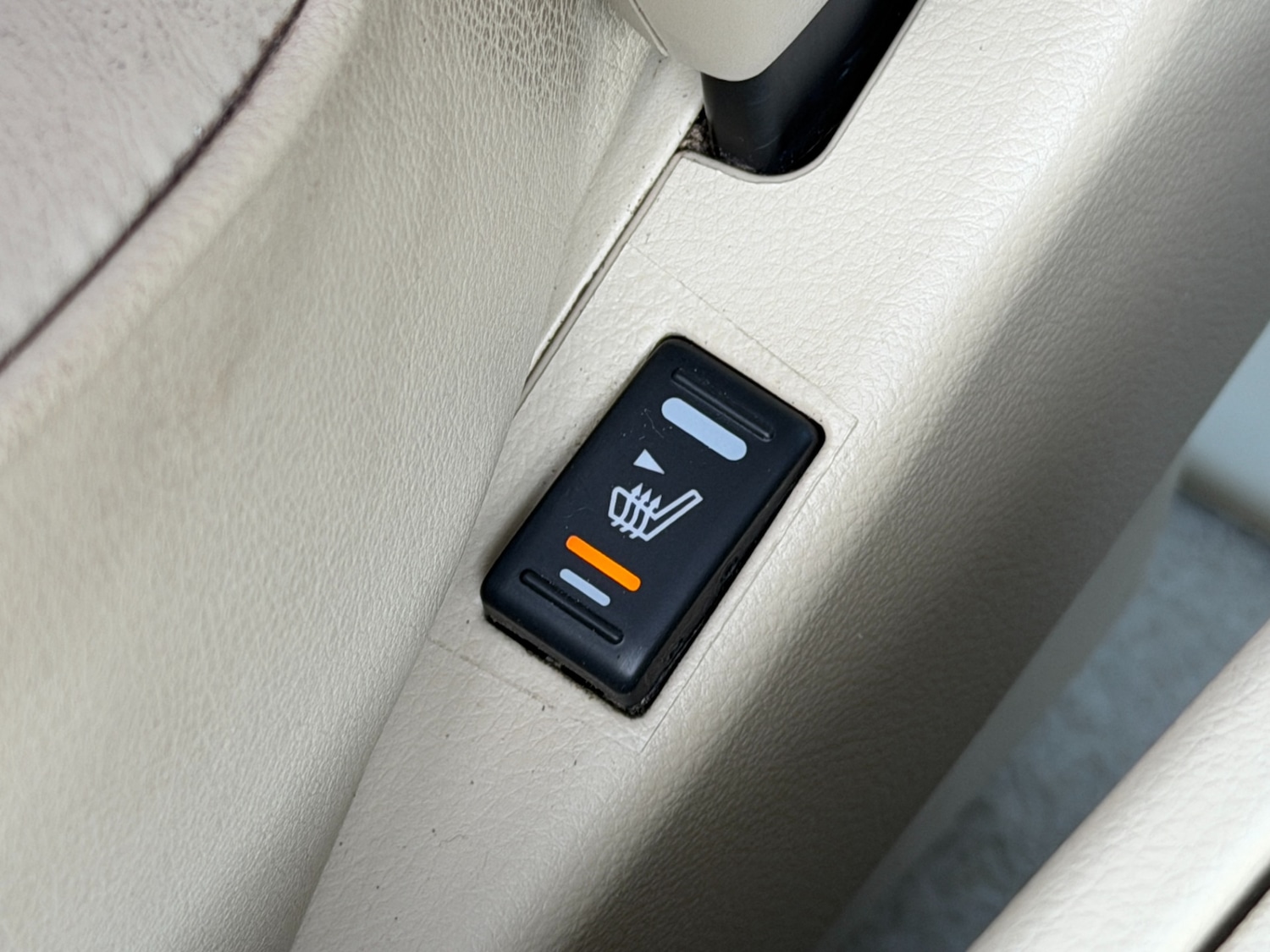 Used Nissan Elgrand 2006 for sale - 76545501: Photo 14