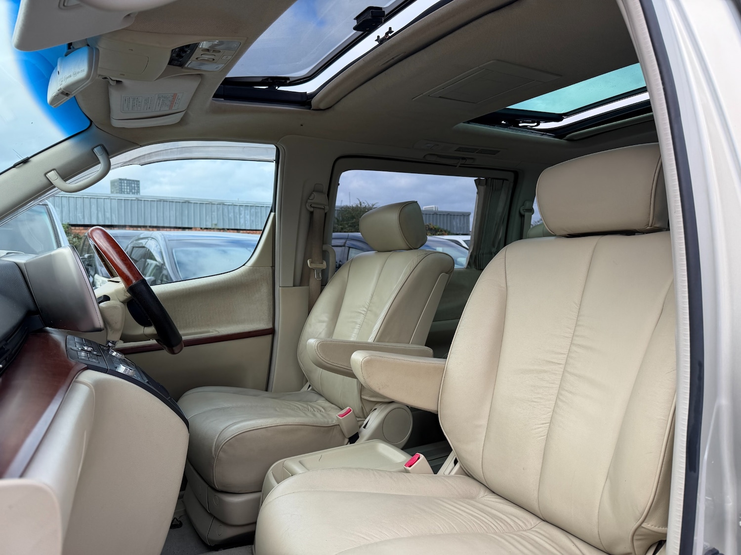 Used Nissan Elgrand 2006 for sale - 76545501: Photo 16