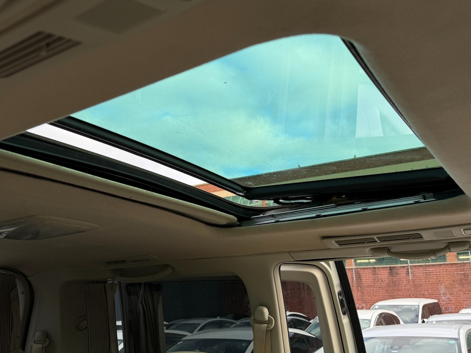 Used Nissan Elgrand 2006 for sale - 76545501: Photo 19