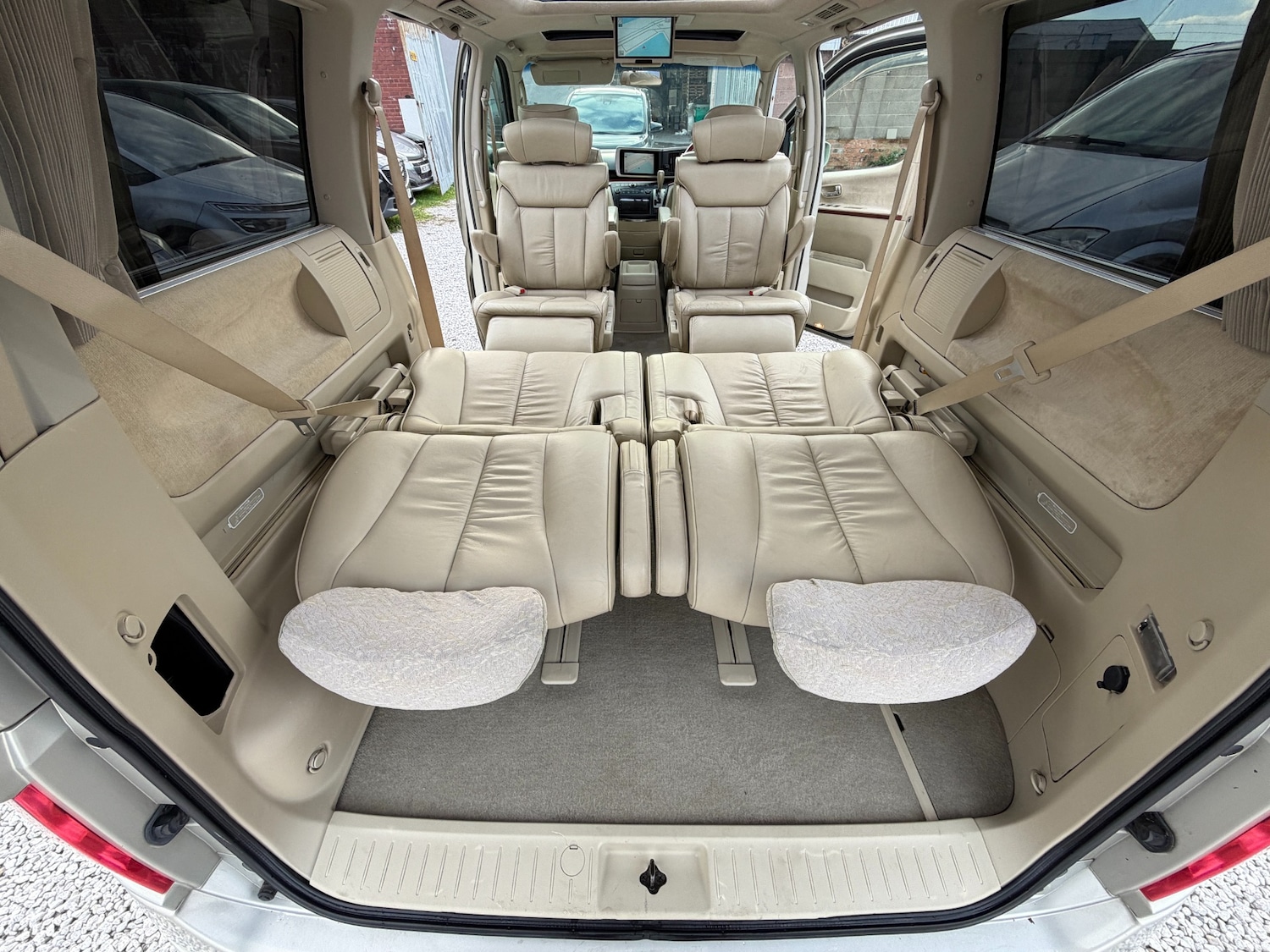 Used Nissan Elgrand 2006 for sale - 76545501: Photo 27