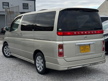 Used Nissan Elgrand 2006 for sale - 76545501: Photo