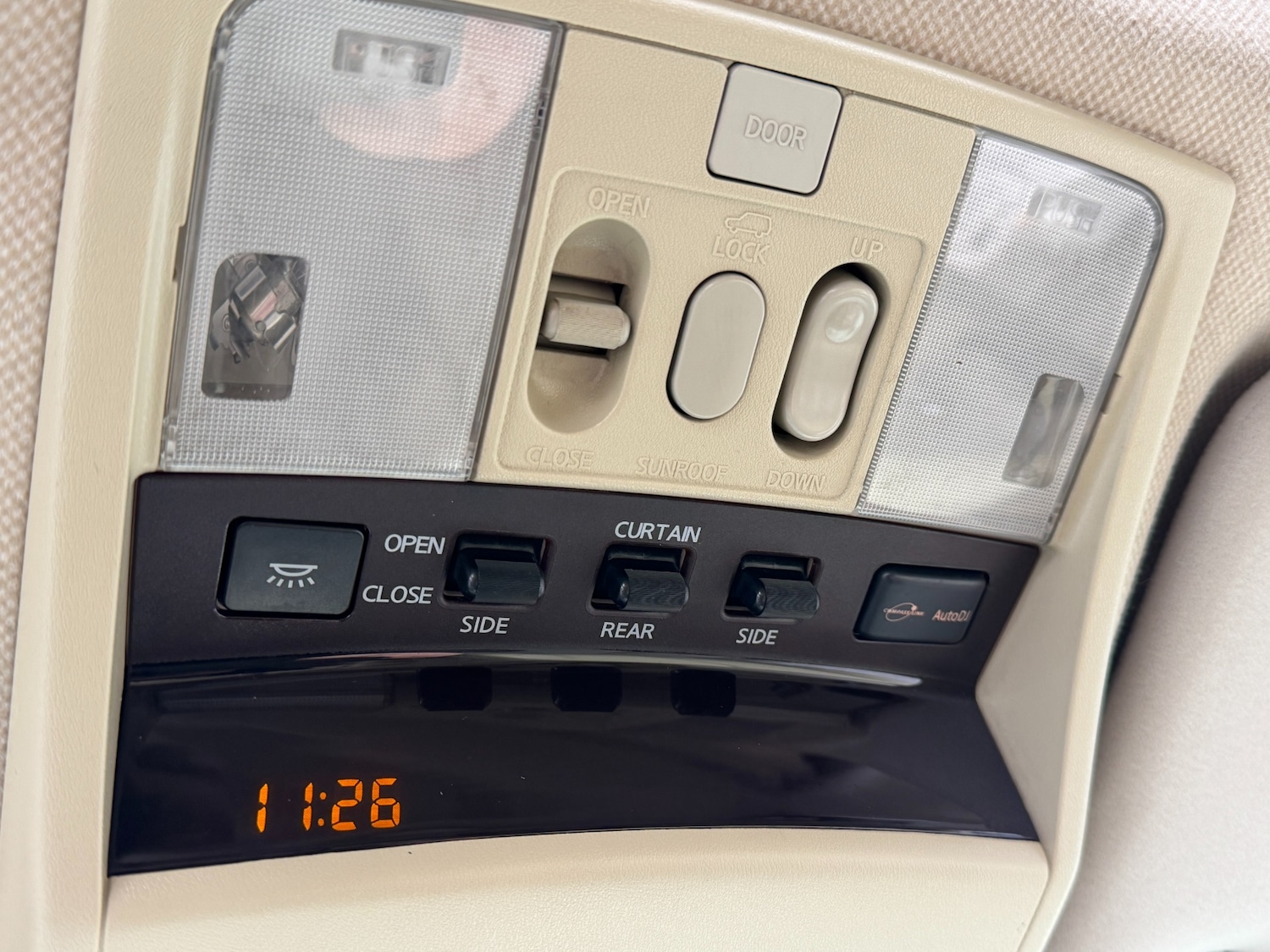 Used Nissan Elgrand 2006 for sale - 76545501: Photo 32