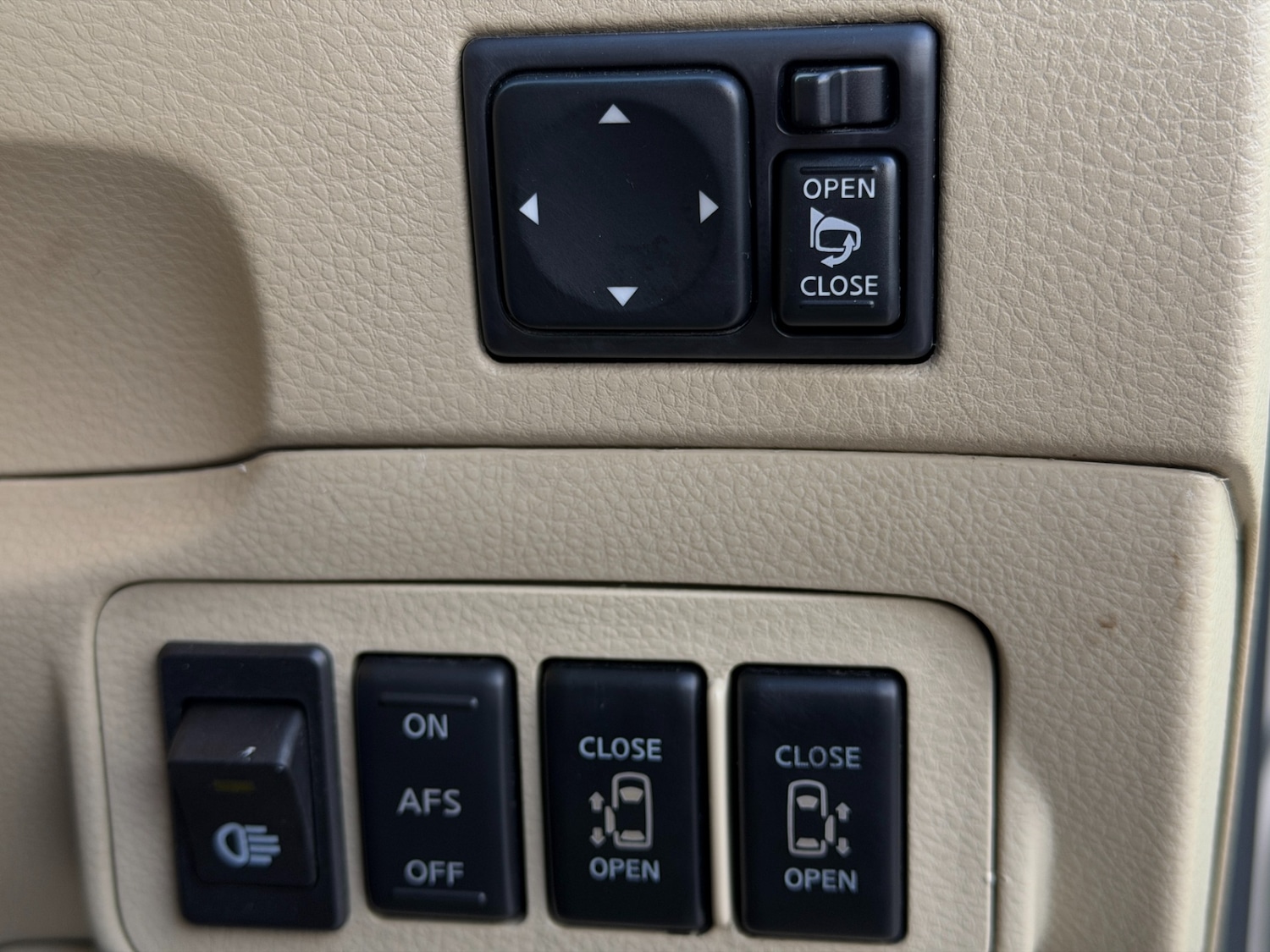 Used Nissan Elgrand 2006 for sale - 76545501: Photo 36