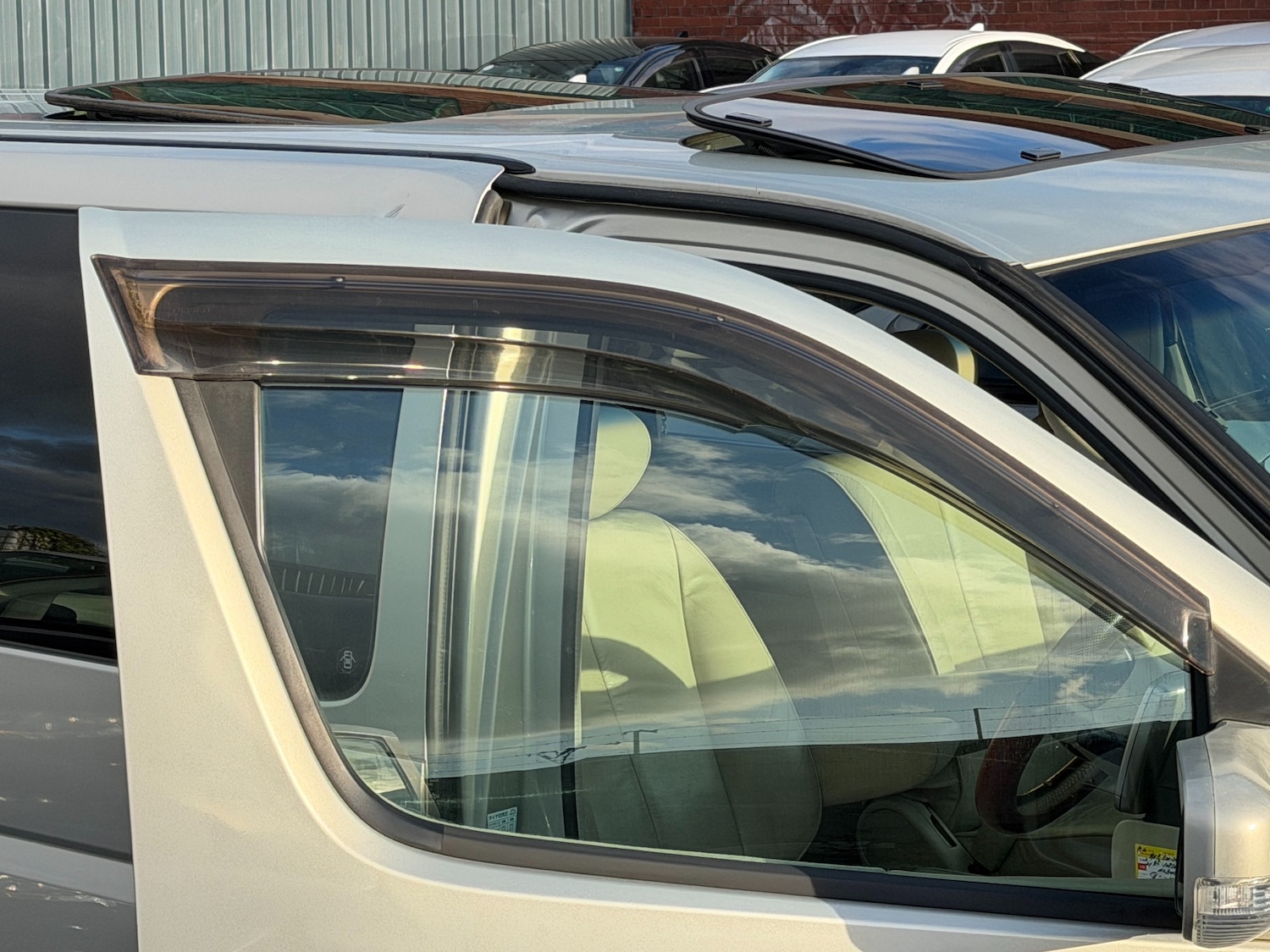 Used Nissan Elgrand 2006 for sale - 76545501: Photo 42