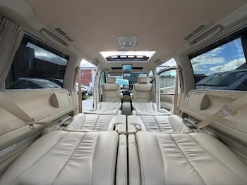 Used Nissan Elgrand 2006 for sale - 76545501: Photo