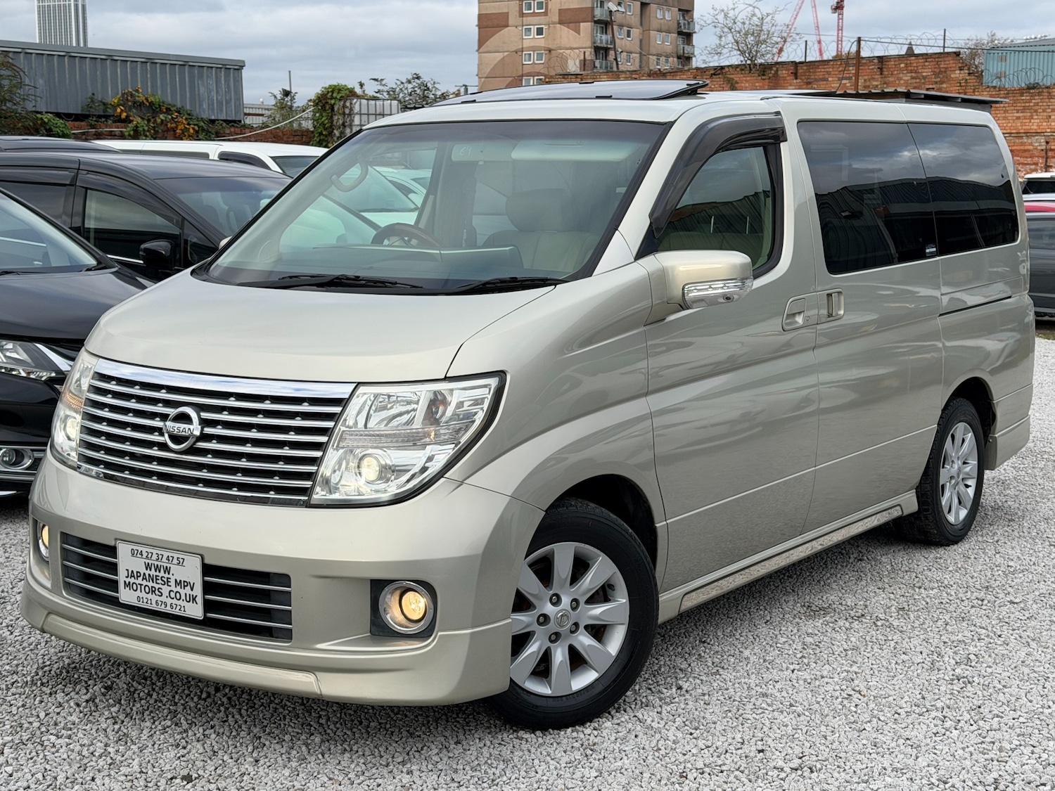 Used Nissan Elgrand 2006 for sale - 76545501: Photo 5