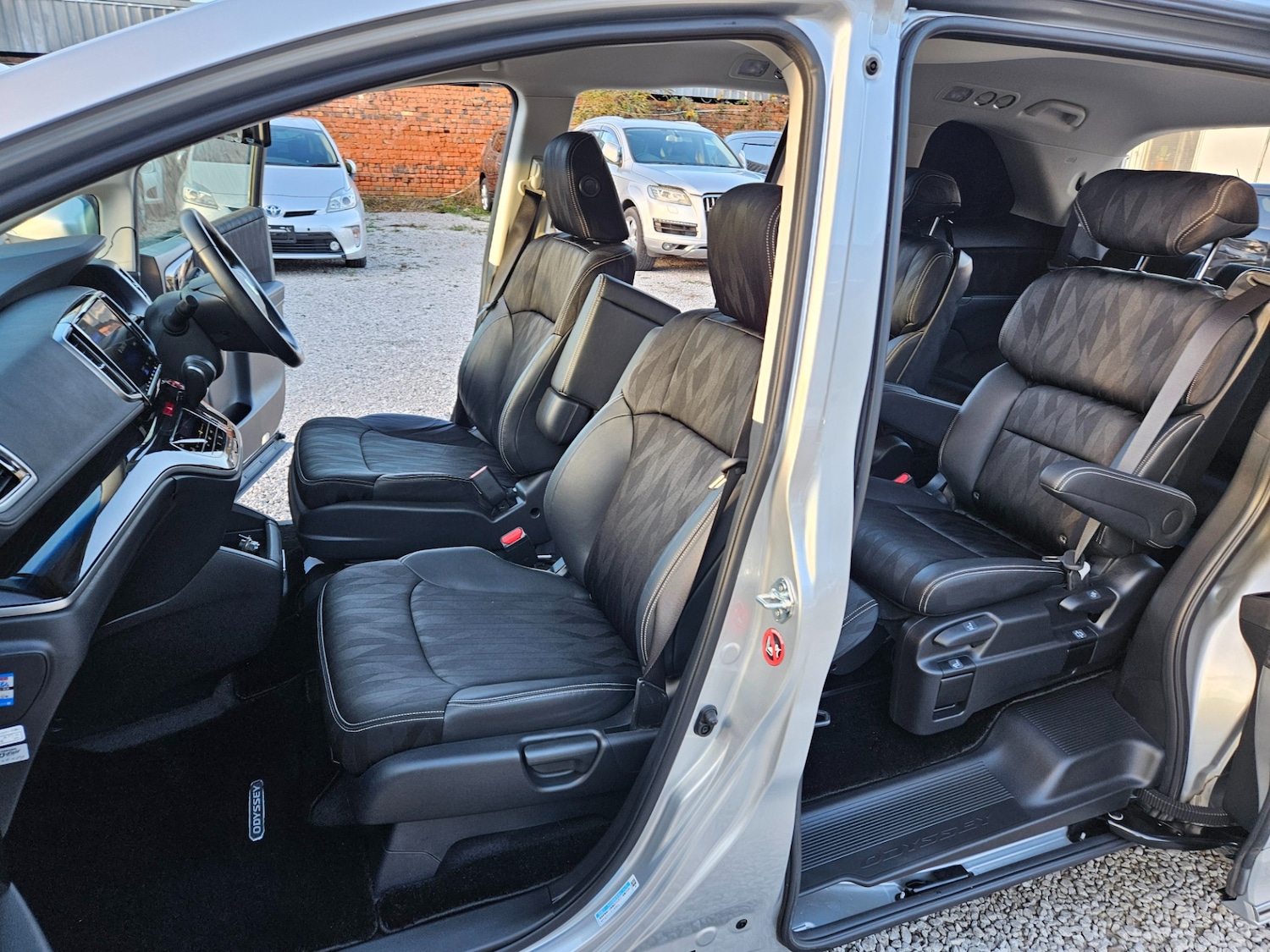 Used Honda Odyssey 2018 for sale - 77054876: Photo 27