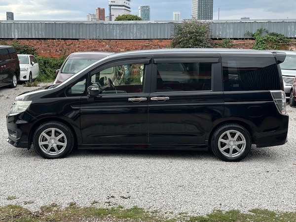 Used Honda Stepwagon 2013 for sale - 75370006: Photo 10