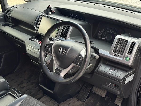 Used Honda Stepwagon 2013 for sale - 75370006: Photo 11