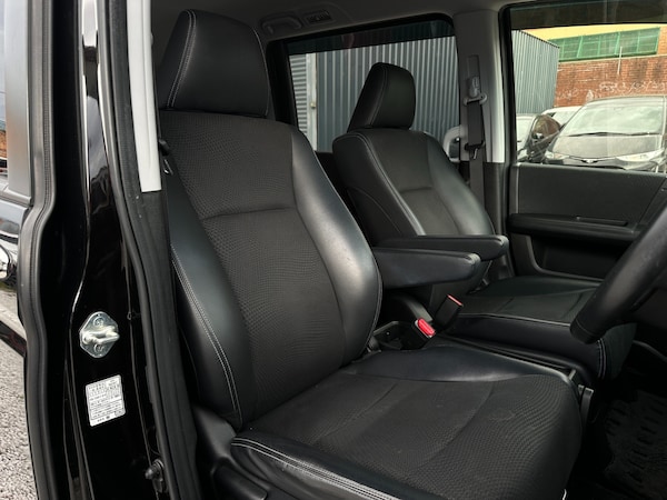 Used Honda Stepwagon 2013 for sale - 75370006: Photo 12