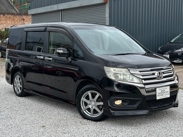 Used Honda Stepwagon 2013 for sale - 75370006: Photo 1
