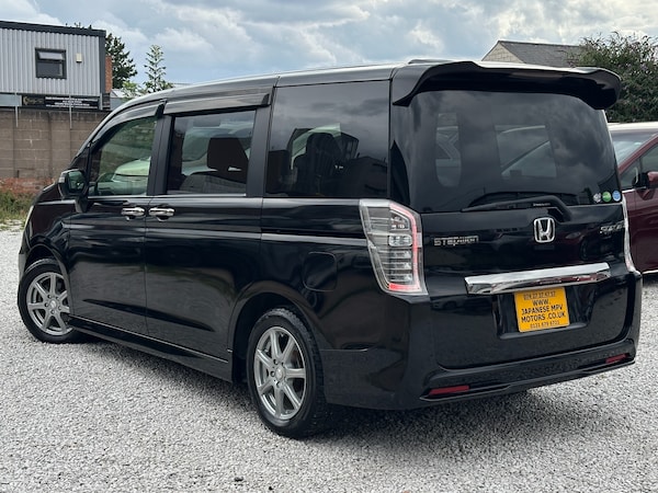 Used Honda Stepwagon 2013 for sale - 75370006: Photo 2