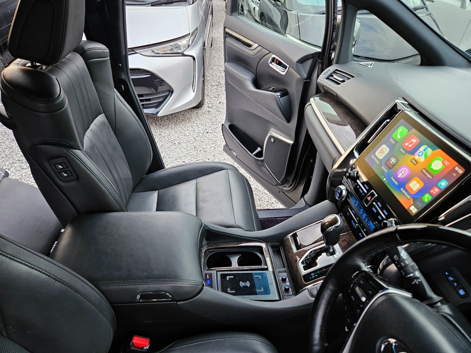 Used Toyota Alphard 2020 for sale - 76614814: Photo 16