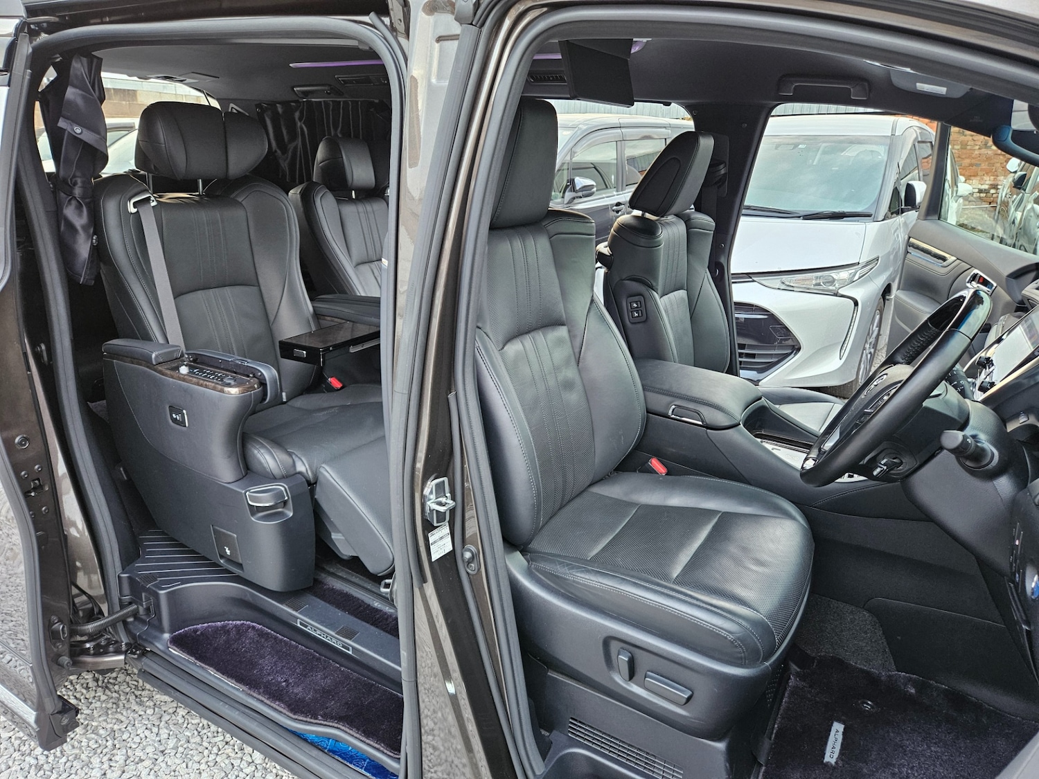 Used Toyota Alphard 2020 for sale - 76614814: Photo 18