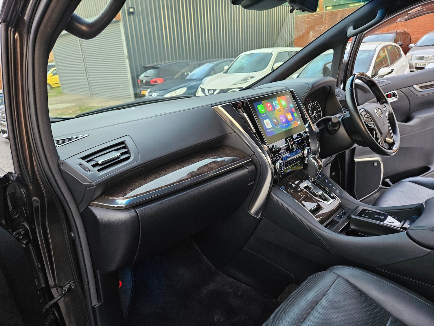 Used Toyota Alphard 2020 for sale - 76614814: Photo 24