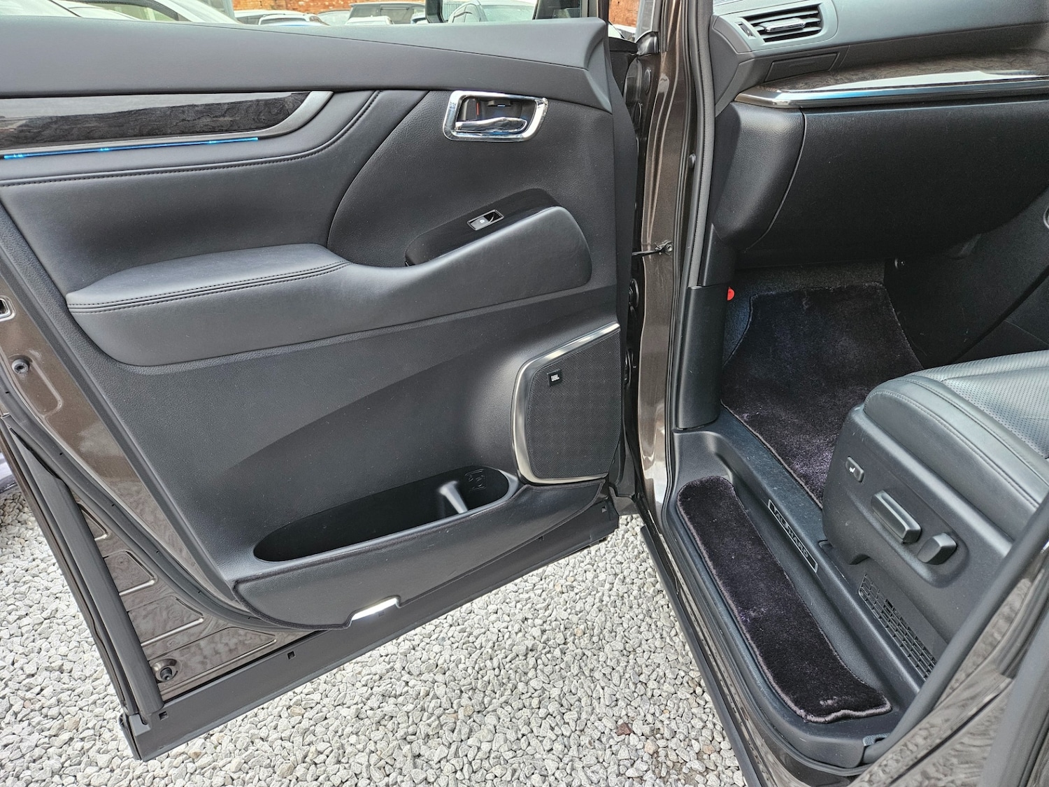 Used Toyota Alphard 2020 for sale - 76614814: Photo 25