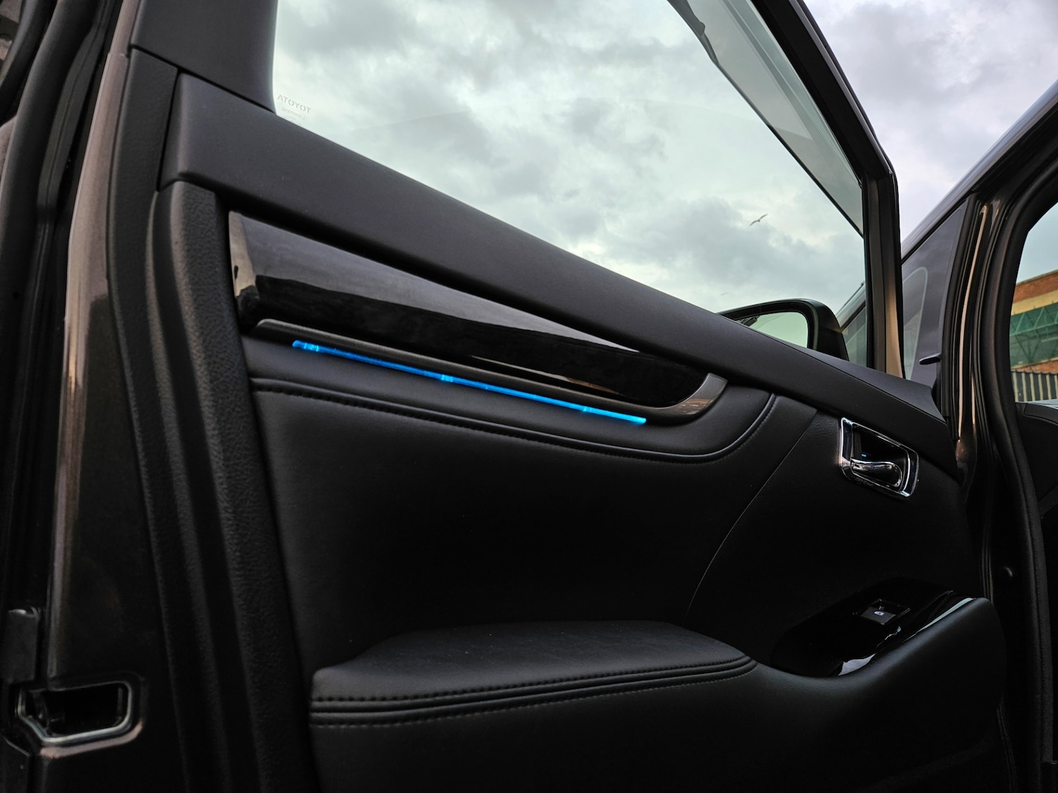 Used Toyota Alphard 2020 for sale - 76614814: Photo 27