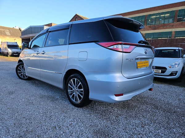 Used Toyota Estima 2017 for sale - 73542597: Photo 2