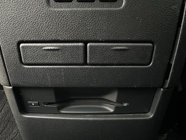 Used Nissan Elgrand 2010 for sale - 71046194: Photo 36