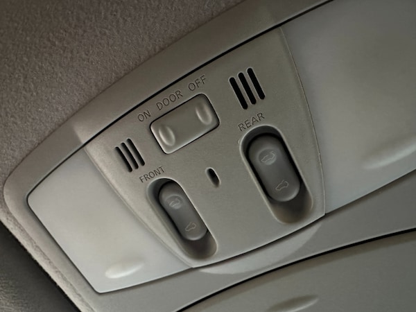 Used Nissan Elgrand 2010 for sale - 71046194: Photo 55