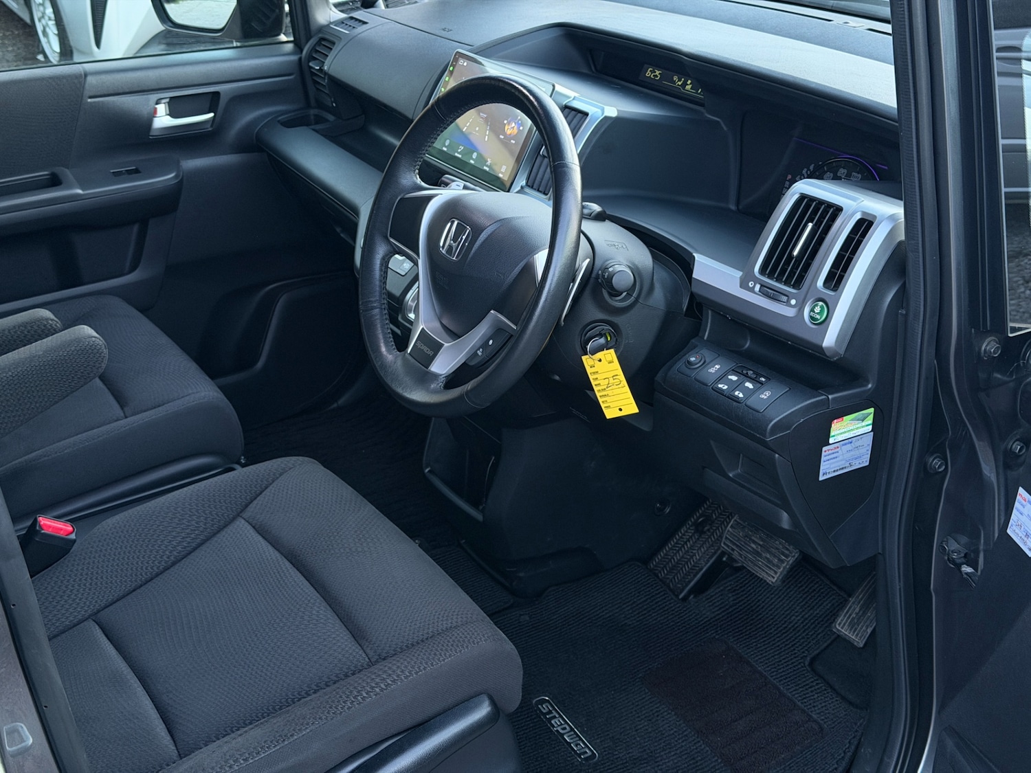 Used Honda Stepwagon 2012 for sale - 76751470: Photo 10