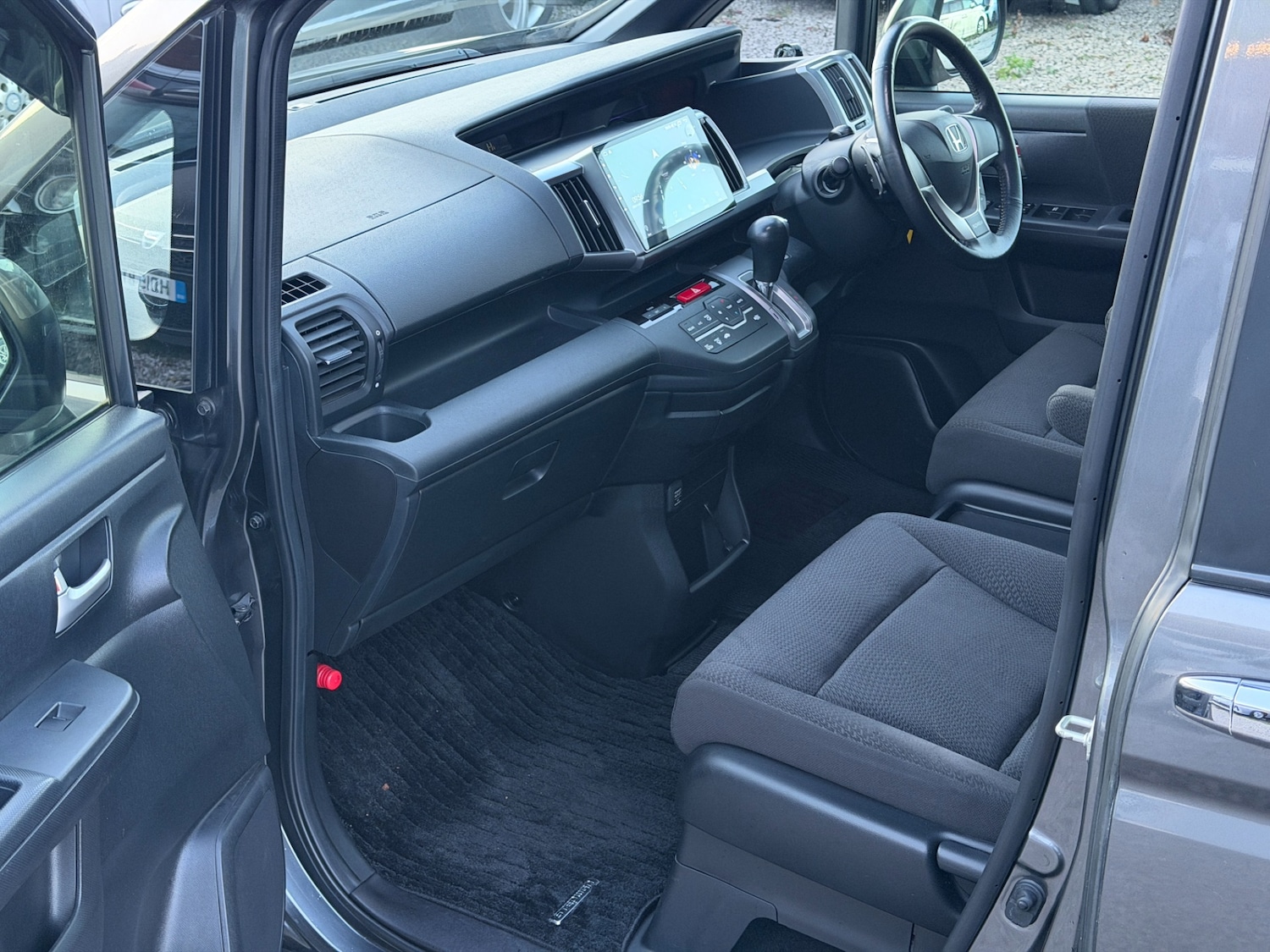 Used Honda Stepwagon 2012 for sale - 76751470: Photo 12