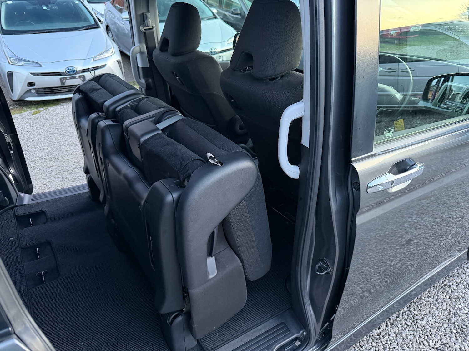 Used Honda Stepwagon 2012 for sale - 76751470: Photo 17