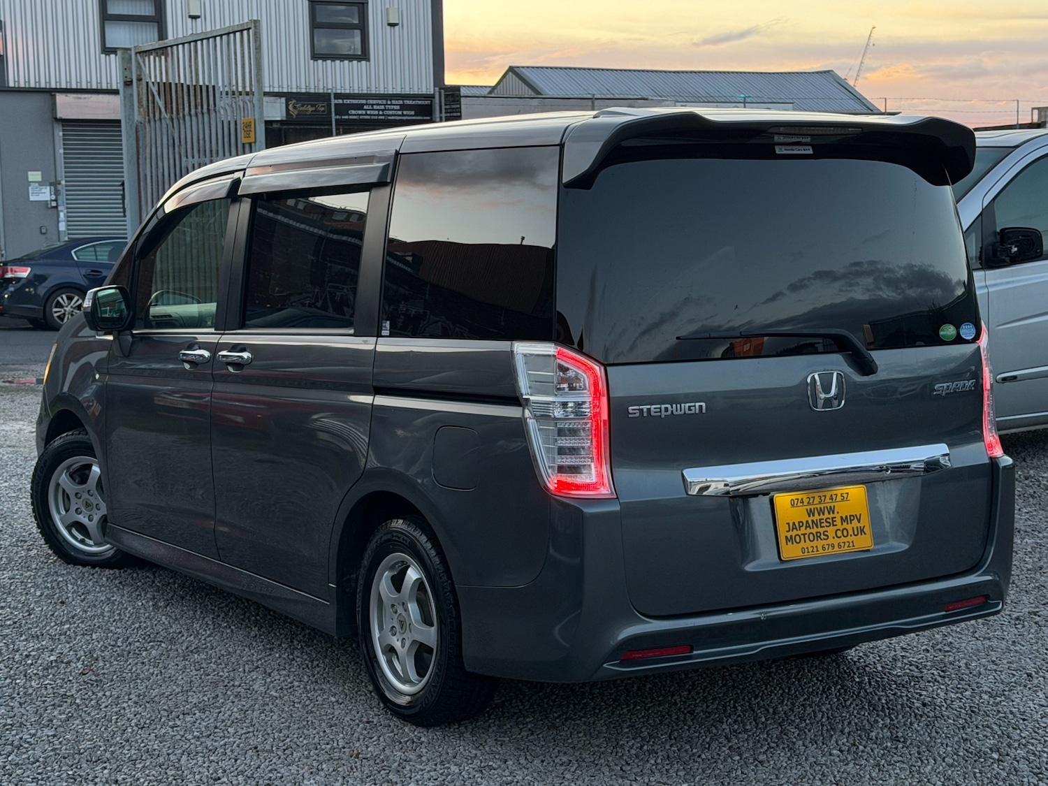 Used Honda Stepwagon 2012 for sale - 76751470: Photo 2