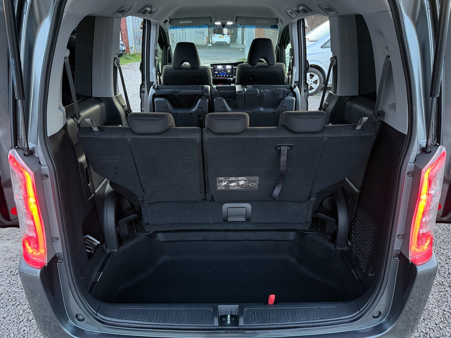 Used Honda Stepwagon 2012 for sale - 76751470: Photo 20