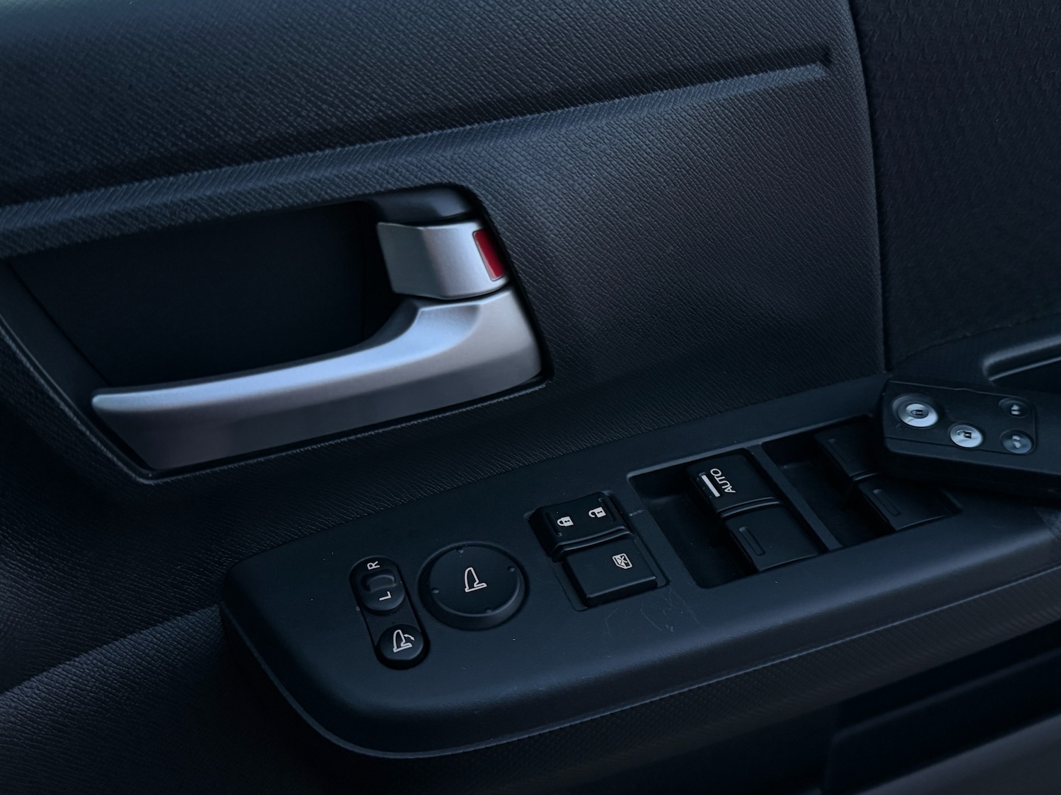 Used Honda Stepwagon 2012 for sale - 76751470: Photo 32