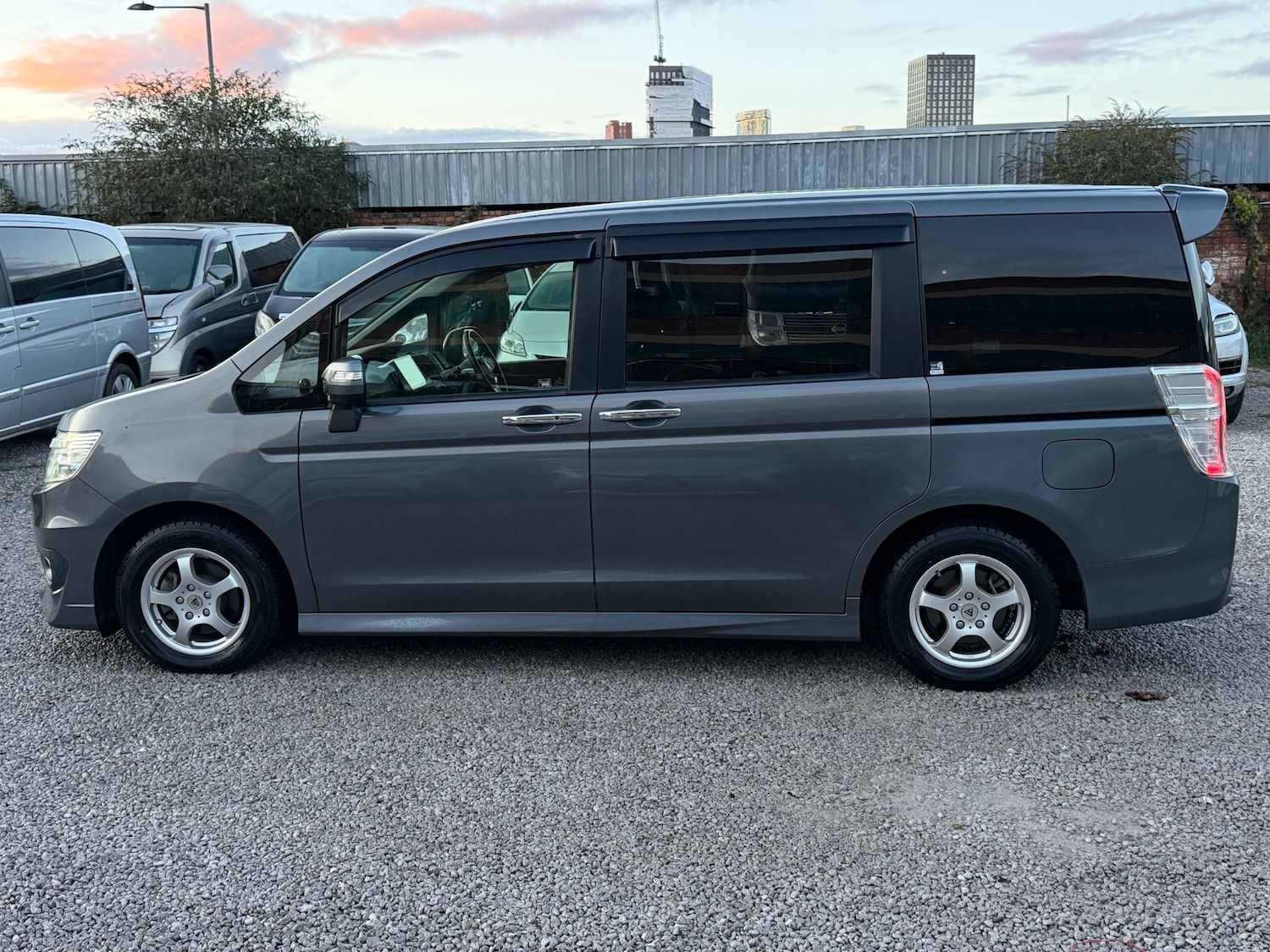Used Honda Stepwagon 2012 for sale - 76751470: Photo 9
