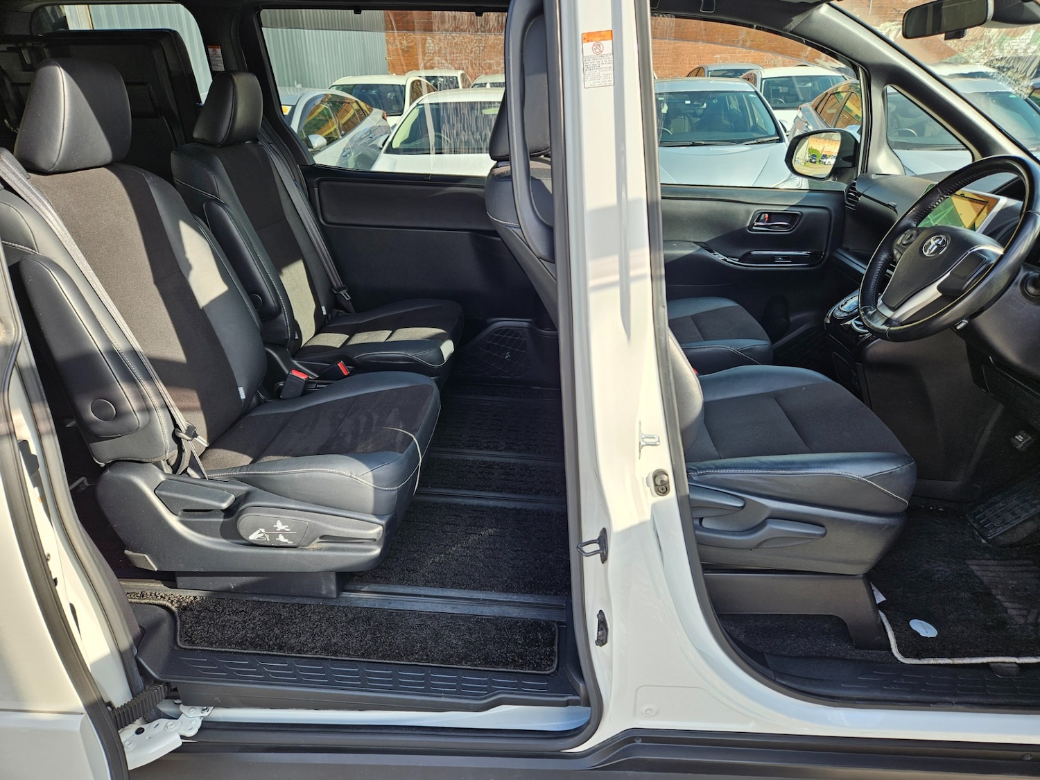 Used Toyota Voxy 2026 for sale - 78213767: Photo 9