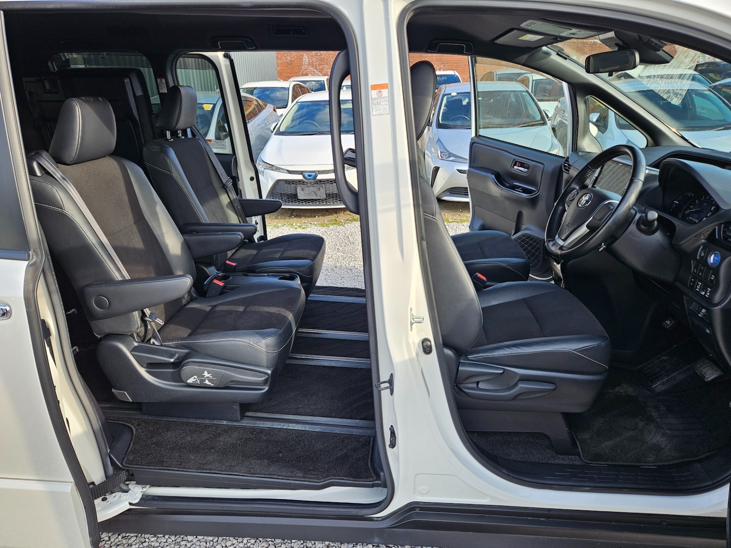 Used Toyota Voxy 2026 for sale - 78213760: Photo 10