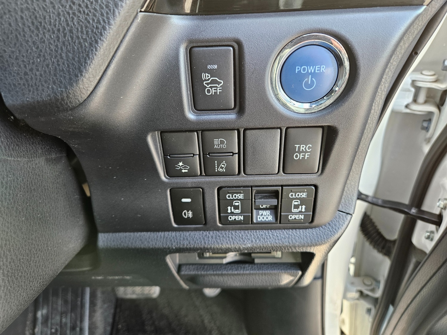 Used Toyota Voxy 2026 for sale - 78213760: Photo 25