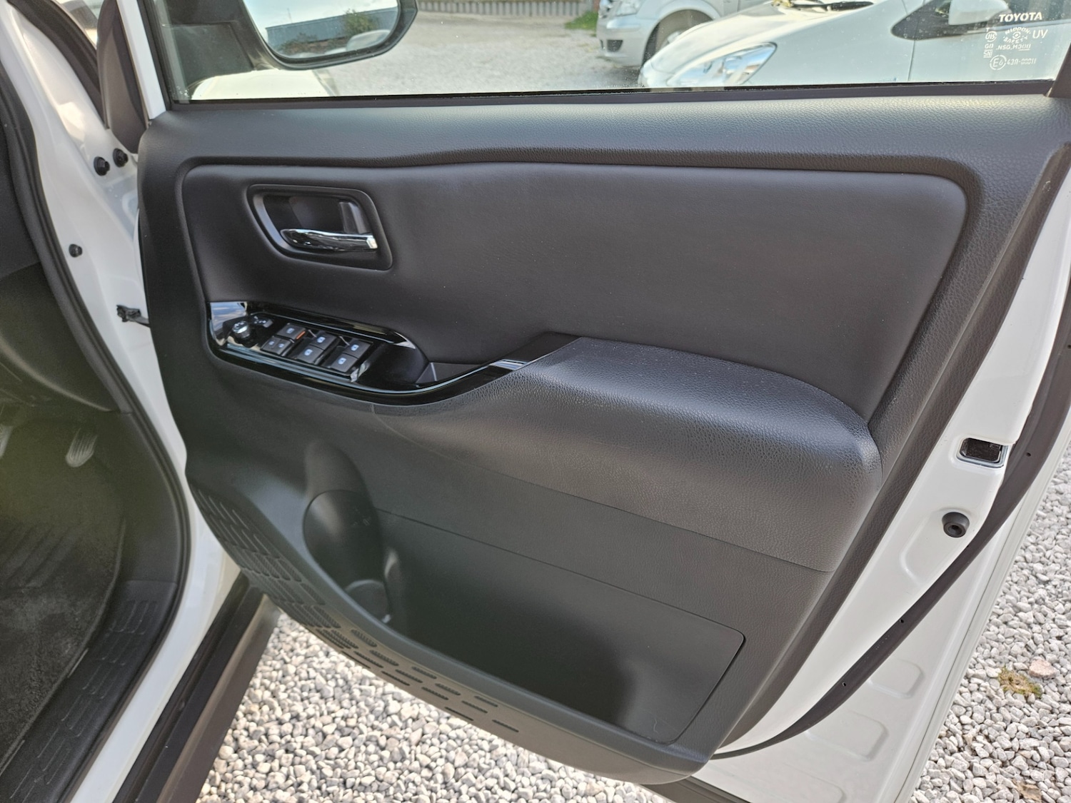 Used Toyota Voxy 2026 for sale - 78213760: Photo 28